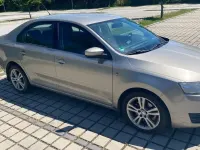 Gebraucht Skoda Rapid Active 105 PS (77 kW) 2014 Schwarz Kleinwagen