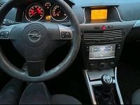 Gebraucht Opel Astra 105 PS (77 kW) 2005 Schwarz Limousine