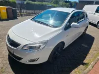Gebraucht Opel Astra 140 PS (102 kW) 2011 Weiß Kombi