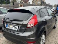 Gebraucht Ford Fiesta Titanium 101 PS (74 kW) 2015 Grau Limousine