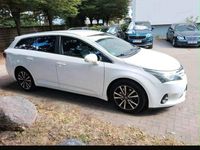 Gebraucht Toyota Avensis 151 PS (111 kW) 2014 Weiß Kombi