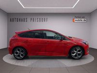 Gebraucht Ford Focus Sport 182 PS (133 kW) 2016 Rot Limousine