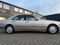 Gebraucht Mercedes E240 Elegance 170 PS (125 kW) 2000 Gelb Limousine