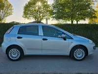 Gebraucht Fiat Punto Active 69 PS (50 kW) 2011 Silber Kleinwagen