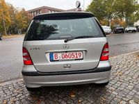 Usado Mercedes A140 Classic 82 HP (60 kW) 2003 Prateado Sedan