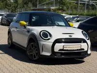 Gebraucht Mini Cooper SE 135 kW (184 PS) 2023 Weiß Kleinwagen