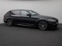 Gebraucht BMW 520 M Sport 190 PS (139 kW) 2023 Schwarz Limousine