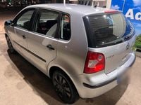 Gebraucht VW Polo 64 PS (47 kW) 2005 Silber Kleinwagen