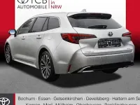 Neu Toyota Corolla 178 PS (130 kW) 2025 Karminarot Kombi