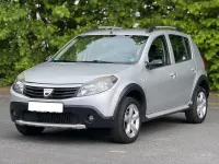Używany Dacia Sandero Stepway 84 KM (61 kW) 2012 Srebrny SUV