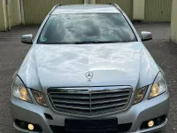 Usado Mercedes E200 Elegance 136 CV (100 kW) 2010 Plateado Familiar