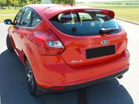 Gebraucht Ford Focus Titanium 182 PS (133 kW) 2014 Rot Limousine