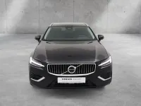 Gebraucht Volvo V60 Plus 349 PS (256 kW) 2025 Schwarz Kombi