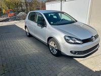 Gebraucht VW Golf VII Match 105 PS (77 kW) 2012 Silber Limousine