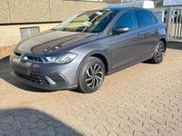 Gebraucht VW Polo 110 PS (80 kW) 2023 Grau Kleinwagen