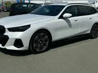 Gebraucht BMW 520 M Sport 197 PS (144 kW) 2025 Weiß Kombi
