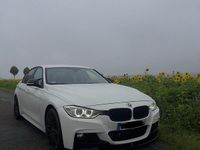 Gebraucht BMW 320 2012 Weiß Limousine