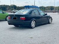 gebraucht BMW 320 E36 i Limousine