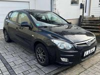 Gebraucht Hyundai i30 109 PS (80 kW) 2010 Schwarz Kleinwagen