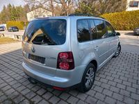 Gebraucht VW Touran 109 PS (80 kW) 2007 Silber Van / Kleinbus