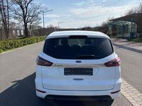 Gebraucht Ford S-MAX Titanium 209 PS (153 kW) 2017 Weiß Van / Kleinbus