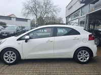 Gebraucht Kia Rio 84 PS (61 kW) 2016 Weiß Kleinwagen