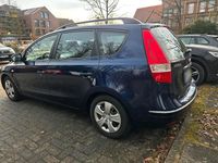 Gebraucht Hyundai i30 109 PS (80 kW) 2009 Blau Kombi