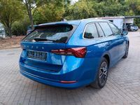 Używany Skoda Octavia Style 150 KM (110 kW) 2024 Niebieski Kombi