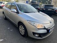 Gebraucht Renault Mégane III Dynamique 110 PS (80 kW) 2012 Grau Limousine