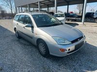Gebraucht Ford Focus 100 PS (73 kW) 2000 Silber Kombi