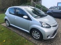 Gebraucht Toyota Aygo 68 PS (50 kW) 2014 Silber Kleinwagen