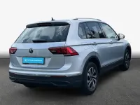 Gebraucht VW Tiguan Active 131 PS (96 kW) 2022 Silber SUV