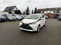 Gebraucht Toyota Aygo 69 PS (50 kW) 2018 Weiß Kleinwagen