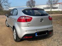 Gebraucht Kia Rio 86 PS (63 kW) 2014 Silber Limousine