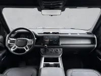 Gebraucht Land Rover Defender HSE Dynamic 299 PS (219 kW) 2025 Silicon silver SUV