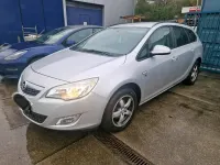 Gebraucht Opel Astra 140 PS (102 kW) 2012 Silber Kombi