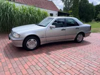 Gebraucht Mercedes C180 Classic 122 PS (89 kW) 1997 Silber Limousine