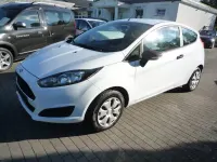 Gebraucht Ford Fiesta Ambiente 60 PS (44 kW) 2017 Weiß Kleinwagen