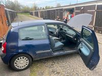 Używany Renault Clio II 75 KM (55 kW) 2005 Niebieski Hatchback