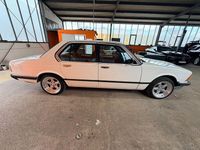Gebraucht BMW 732 197 PS (144 kW) 1983 Weiß Limousine