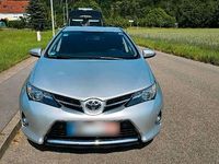 Gebraucht Toyota Auris 132 PS (97 kW) 2013 Silber Kleinwagen