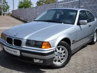 Brugt BMW 318 140 HK (102 kW) 1995 Sølv Sedan