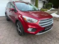 Gebraucht Ford Kuga Titanium 179 PS (131 kW) 2017 Rot SUV