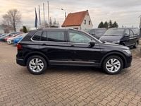 Gebraucht VW Tiguan Move 150 PS (110 kW) 2024 Schwarz SUV