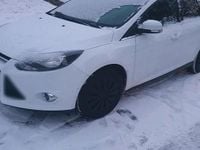 Gebraucht Ford Focus 101 PS (74 kW) 2012 Weiß Limousine