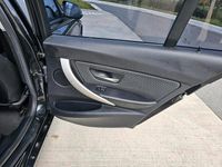 Gebraucht BMW 318 Advantage 136 PS (100 kW) 2016 Schwarz Kombi