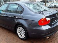 Gebraucht BMW 318 129 PS (94 kW) 2006 Grau Limousine