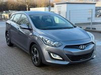 Gebraucht Hyundai i30 90 PS (66 kW) 2013 Grau Kombi