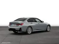 Gebraucht BMW 330e 292 PS (214 kW) 2025 Skyscraper grau metallic Limousine