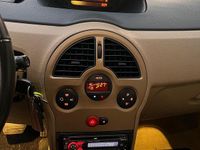 Second-hand Renault Modus 112 CP (82 kW) 2005 Negru Monovolum